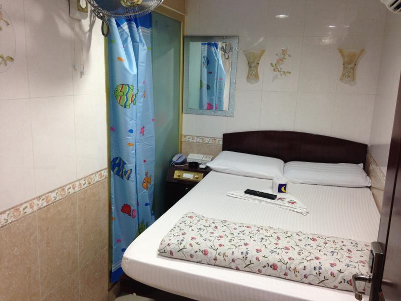 Everest Base Camp Hostel Хонконг Екстериор снимка