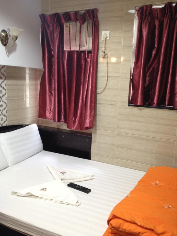 Everest Base Camp Hostel Хонконг Екстериор снимка