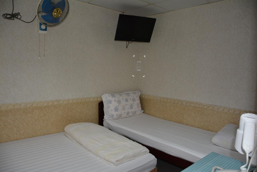 Everest Base Camp Hostel Хонконг Екстериор снимка