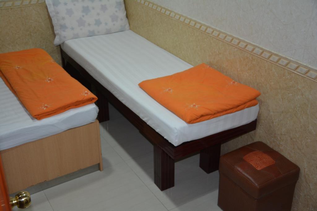 Everest Base Camp Hostel Хонконг Екстериор снимка