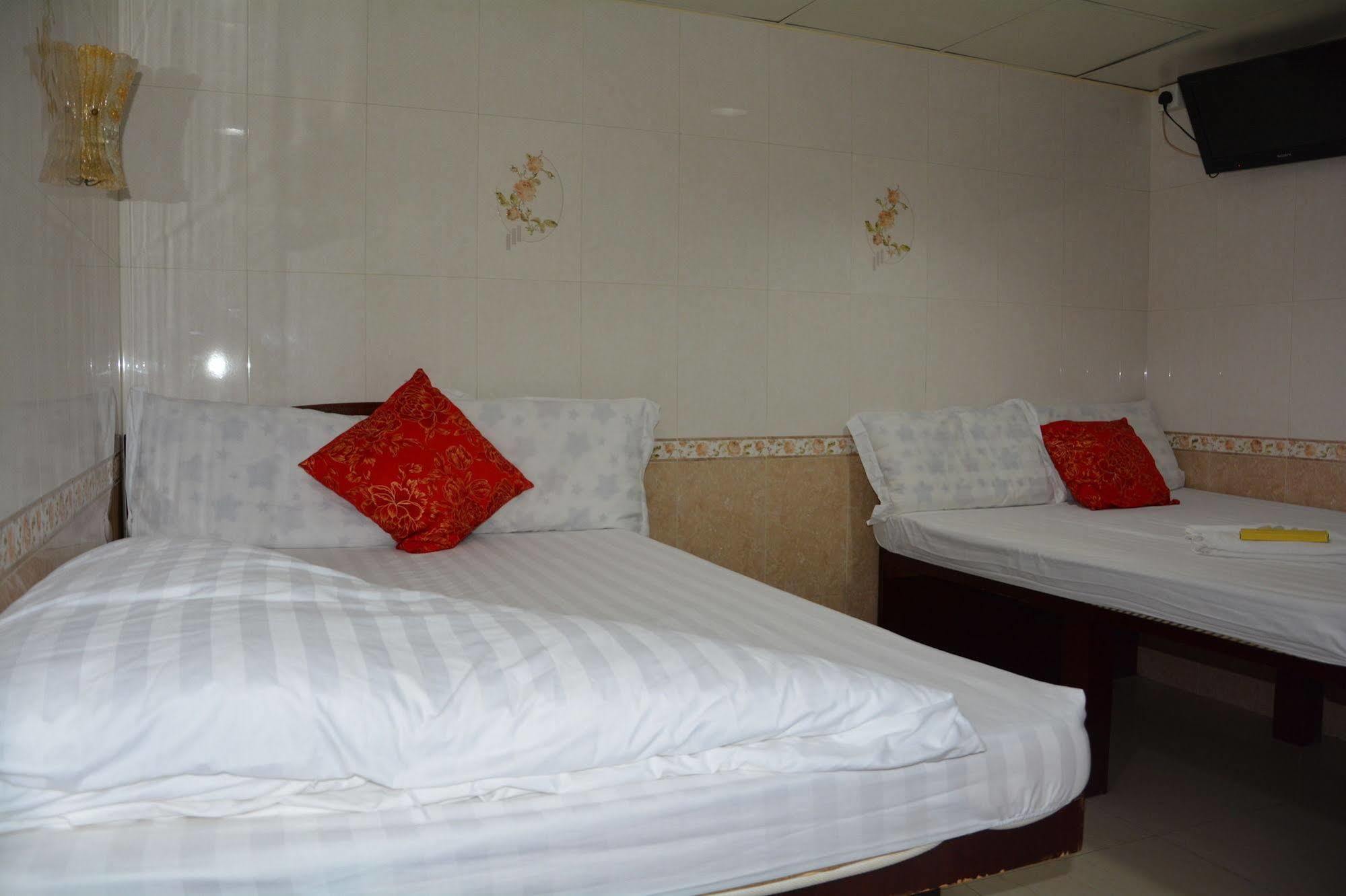 Everest Base Camp Hostel Хонконг Екстериор снимка